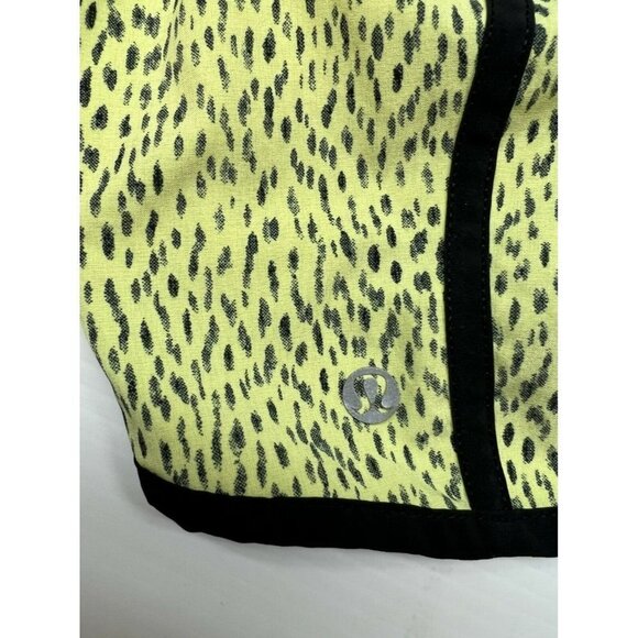 Lululemon Womens Size 6 Run Speed Up Shorts Animal Print Green/Black - Picture 4 of 6
